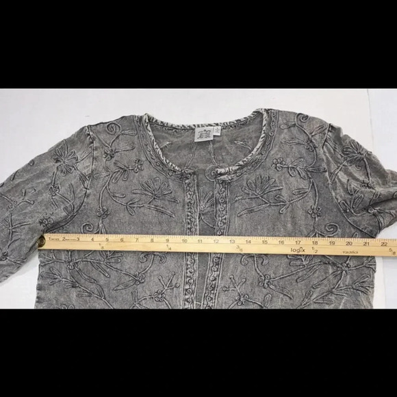 Parsley & Sage 3/4 Sleeve Gray Floral Embroidered Distressed VTG Wash Cardigan - Picture 9 of 11